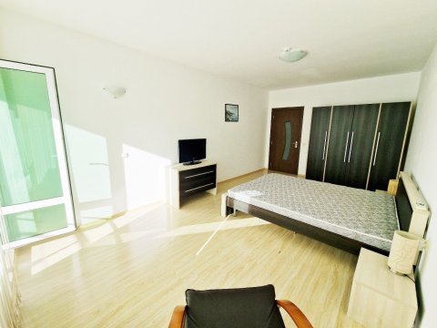 Spacious three-bedroom with two bathrooms, right on the beach, Byala