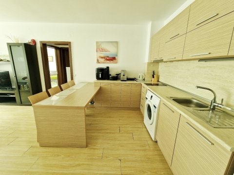 Spacious three-bedroom with two bathrooms, right on the beach, Byala