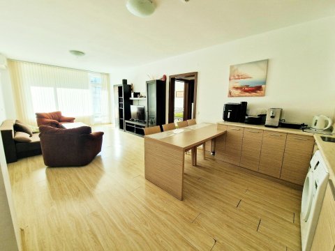 Spacious three-bedroom with two bathrooms, right on the beach, Byala