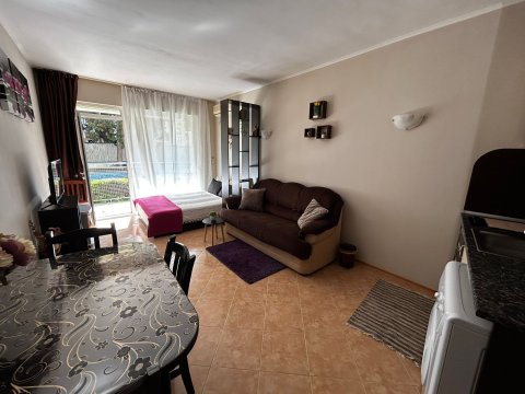 Просторно студио за продажба в комплекс Sunset Beach 1 с минимална такса поддръжка