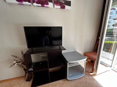 Просторно студио за продажба в комплекс Sunset Beach 1 с минимална такса поддръжка