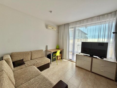 Апартамент тристаен 70 m², България