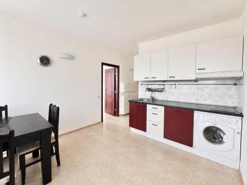 Тристаен апартамент в Слънчев Бряг! Изгодна цена!