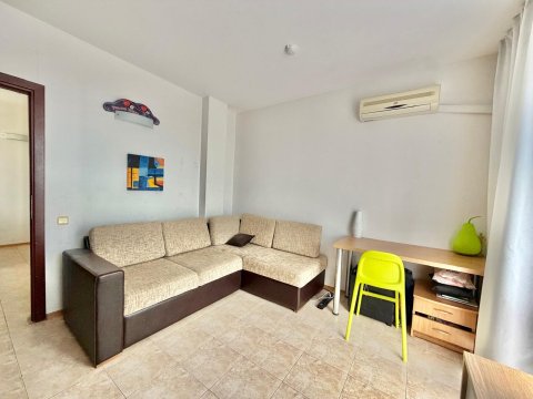 Тристаен апартамент в Слънчев Бряг! Изгодна цена!