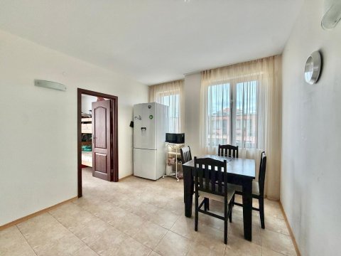 Тристаен апартамент в Слънчев Бряг! Изгодна цена!