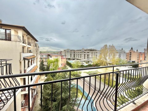 Тристаен апартамент в Слънчев Бряг! Изгодна цена!