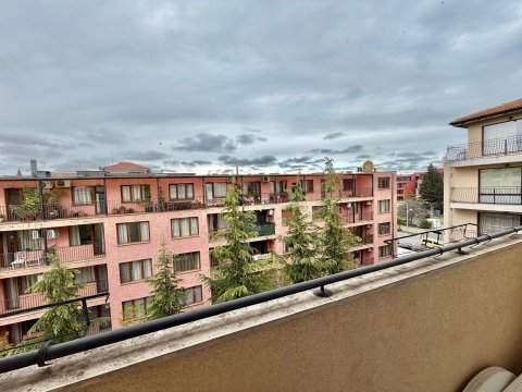 Тристаен апартамент в Слънчев Бряг! Изгодна цена!