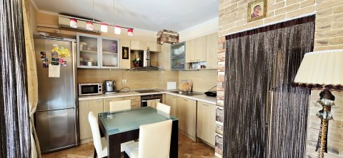 Fully furnished and equipped 2-bedroom apartment for sale in the Kamelia Garden complex