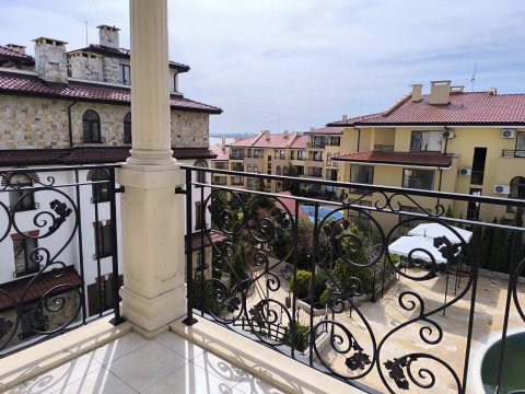 Two-room apartment for sale in a gated complex in Sveti Vlas