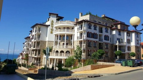 Two-room apartment for sale in a gated complex in Sveti Vlas