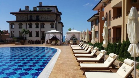 Two-room apartment for sale in a gated complex in Sveti Vlas