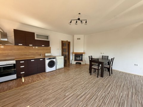 Detached house with no maintenance fees!