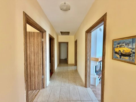 Detached house with no maintenance fees!