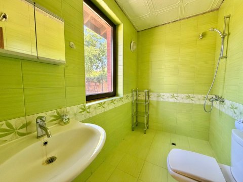 Detached house with no maintenance fees!
