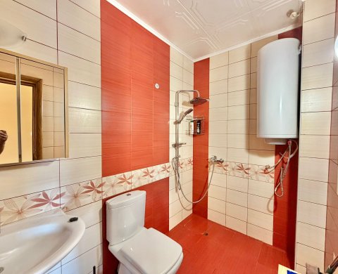 Detached house with no maintenance fees!