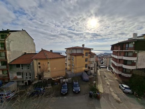 For sale 4 bedroom apartment with sea view and no maintenance fee in Sveti Vlas