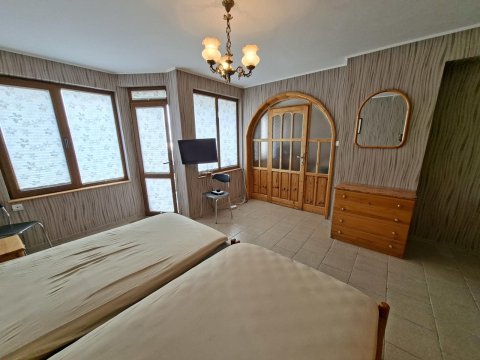 For sale 4 bedroom apartment with sea view and no maintenance fee in Sveti Vlas