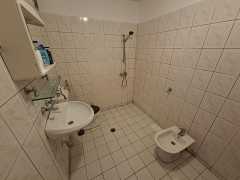 For sale 4 bedroom apartment with sea view and no maintenance fee in Sveti Vlas