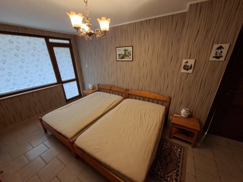 For sale 4 bedroom apartment with sea view and no maintenance fee in Sveti Vlas