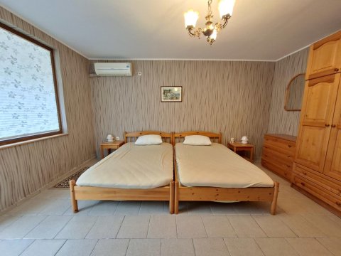 For sale 4 bedroom apartment with sea view and no maintenance fee in Sveti Vlas