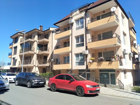 Spacious two-room apartment in a residential building in the Cherno More district, Nesebar