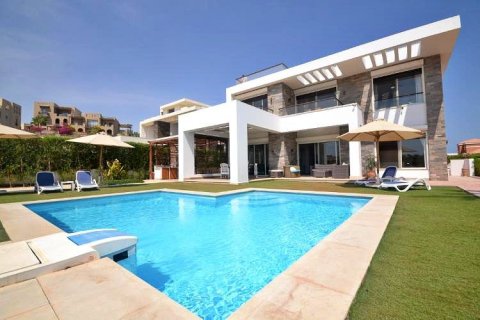 Luxury villa by the Red Sea with private pool and rooftop
