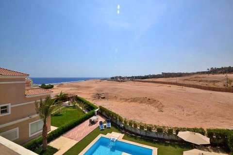 Luxury villa by the Red Sea with private pool and rooftop