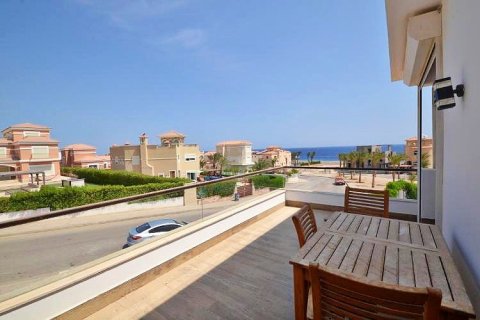 Luxury villa by the Red Sea with private pool and rooftop
