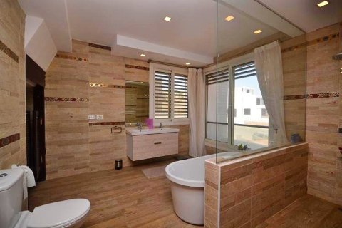 Luxury villa by the Red Sea with private pool and rooftop