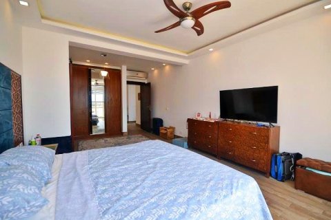Luxury villa by the Red Sea with private pool and rooftop