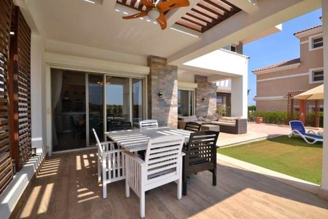 Luxury villa by the Red Sea with private pool and rooftop
