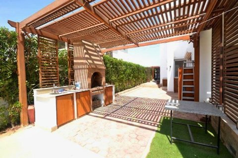 Luxury villa by the Red Sea with private pool and rooftop