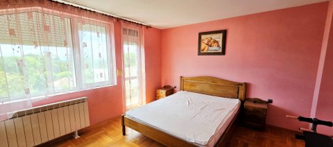 Beautiful three-story house for sale a minute from the center of Kableshkov