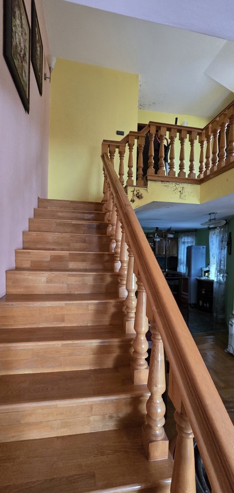 Beautiful three-story house for sale a minute from the center of Kableshkov