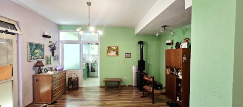 Beautiful three-story house for sale a minute from the center of Kableshkov