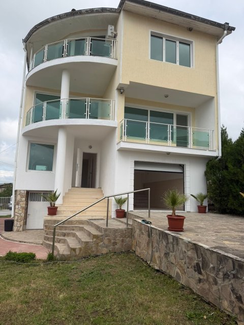 Spacious three-storey house with sea view and large garden in Košaritsa - Čolakova Češma