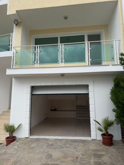 Spacious three-storey house with sea view and large garden in Košaritsa - Čolakova Češma
