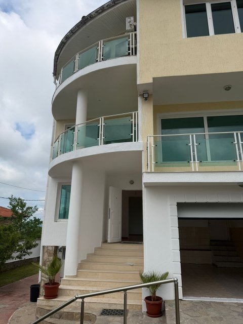 Spacious three-storey house with sea view and large garden in Košaritsa - Čolakova Češma