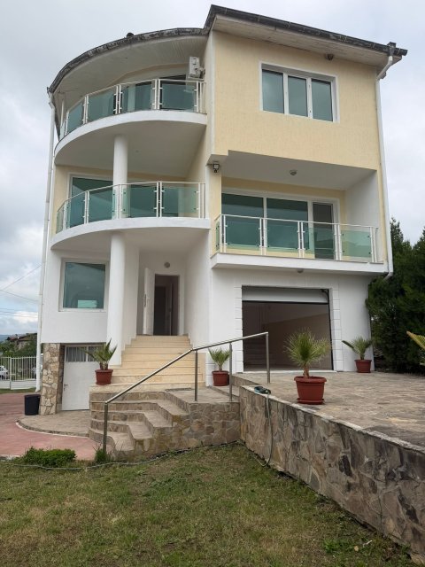 Spacious three-storey house with sea view and large garden in Košaritsa - Čolakova Češma