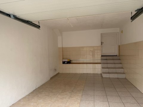 Spacious three-storey house with sea view and large garden in Košaritsa - Čolakova Češma
