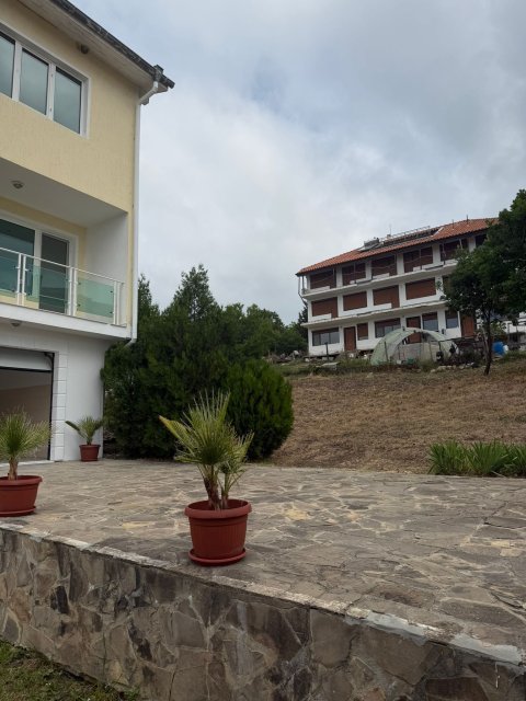 Spacious three-storey house with sea view and large garden in Košaritsa - Čolakova Češma