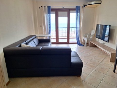 Unique one-room apartment on the first line by the sea in Tsarevo - "Nestinarka" beach