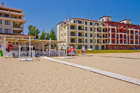 Unique one-room apartment on the first line by the sea in Tsarevo - "Nestinarka" beach