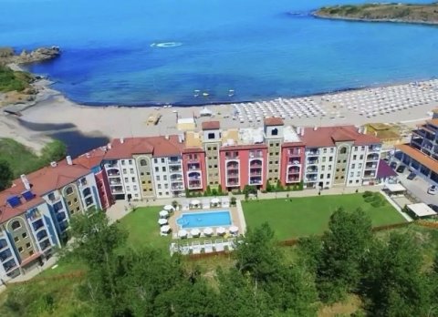 Unique one-room apartment on the first line by the sea in Tsarevo - "Nestinarka" beach