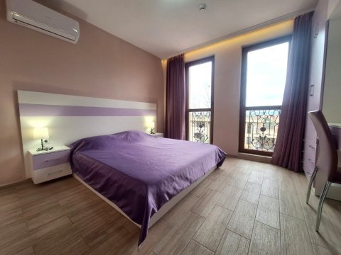 One-bedroom apartment in Cascadas 15 with a unique pool view