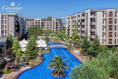 One-bedroom apartment in Cascadas 15 with a unique pool view