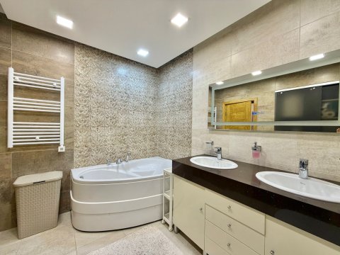 Unique multi-room apartment in Nessebar 100 m from the sea!