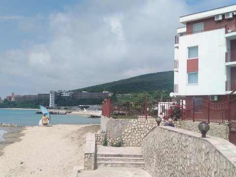 Spacious two-bedroom apartment in the first row to the sea in Privilege Fort, Elenite
