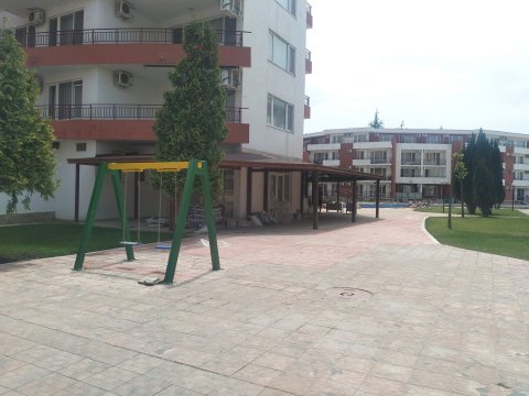 Spacious two-bedroom apartment in the first row to the sea in Privilege Fort, Elenite