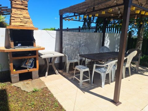 Two-storey house with pool 3 km from the beach